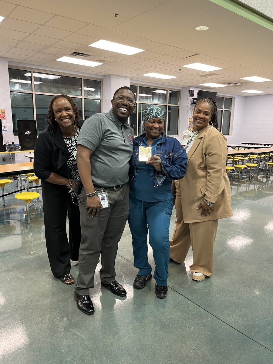 ELA and Technology night was AMAZING! Community shopped our book fair, received resources to support new ELA Standards, and learned how to support students use of AI! We also had food, performances &amp; giveaways! Epic night! 📚🧑‍💻<a href="/FultonCoSchools/">FultonCountySchools</a> @TaccaraRei <a href="/McNair_fcs/">McNair Middle School</a>