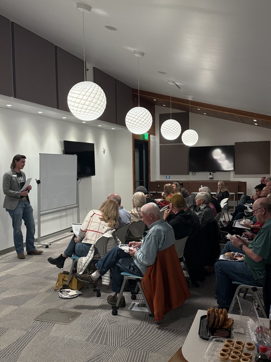 AFP_Utah's tweet image. Great turnout in Coalville tonight for our cottage meeting with Rep. Tiara Auxier. Thanks to everyone for joining us and getting involved in the legislative process.