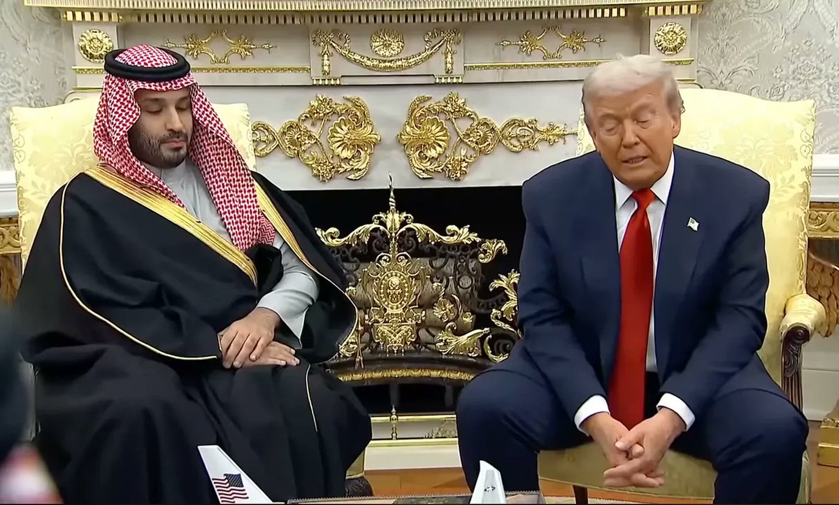 PresidentShame's tweet image. #WHATWILLITTAKE The Lamest of Duckpres JUST ILLEGALLY CALLED FOR THE EXECUTION OF ELECTED OFFICIALS! For u N me,THATS JAIL! HE JUST HAD #BONESAWMBS IN THE OVAL, HE HAD HITLERJR FUENTES IN WH, HE DESTROYED E WING. HE EVEN  LIED TO HIS FLUNKYS, HES #UNHINGED #HEMUSTGO
#IMPEACHNOW