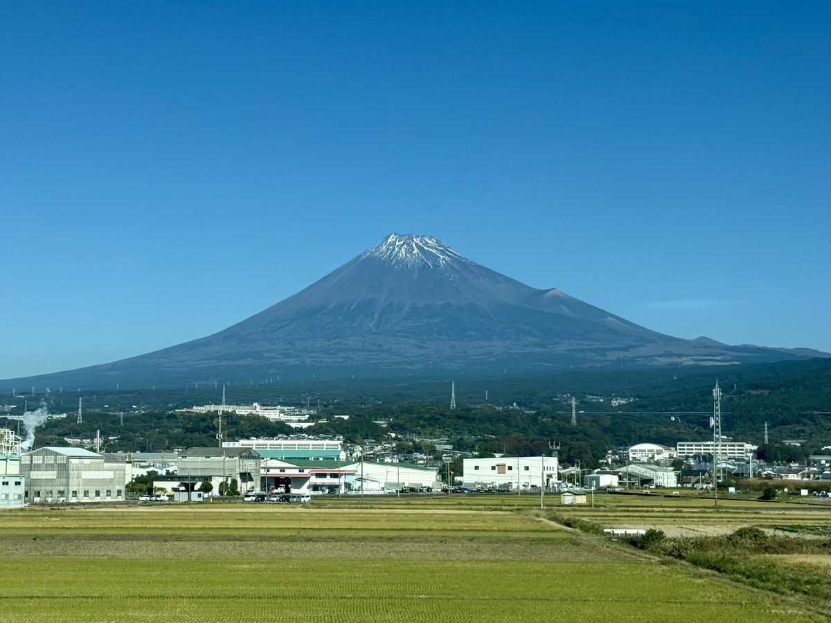 多分、今年最後の大阪出張。
富士山がくっきり見えてなにより。