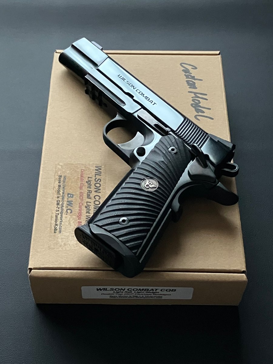 モデルガン 黒 67b2519e50da858a2d37e8f4760a28