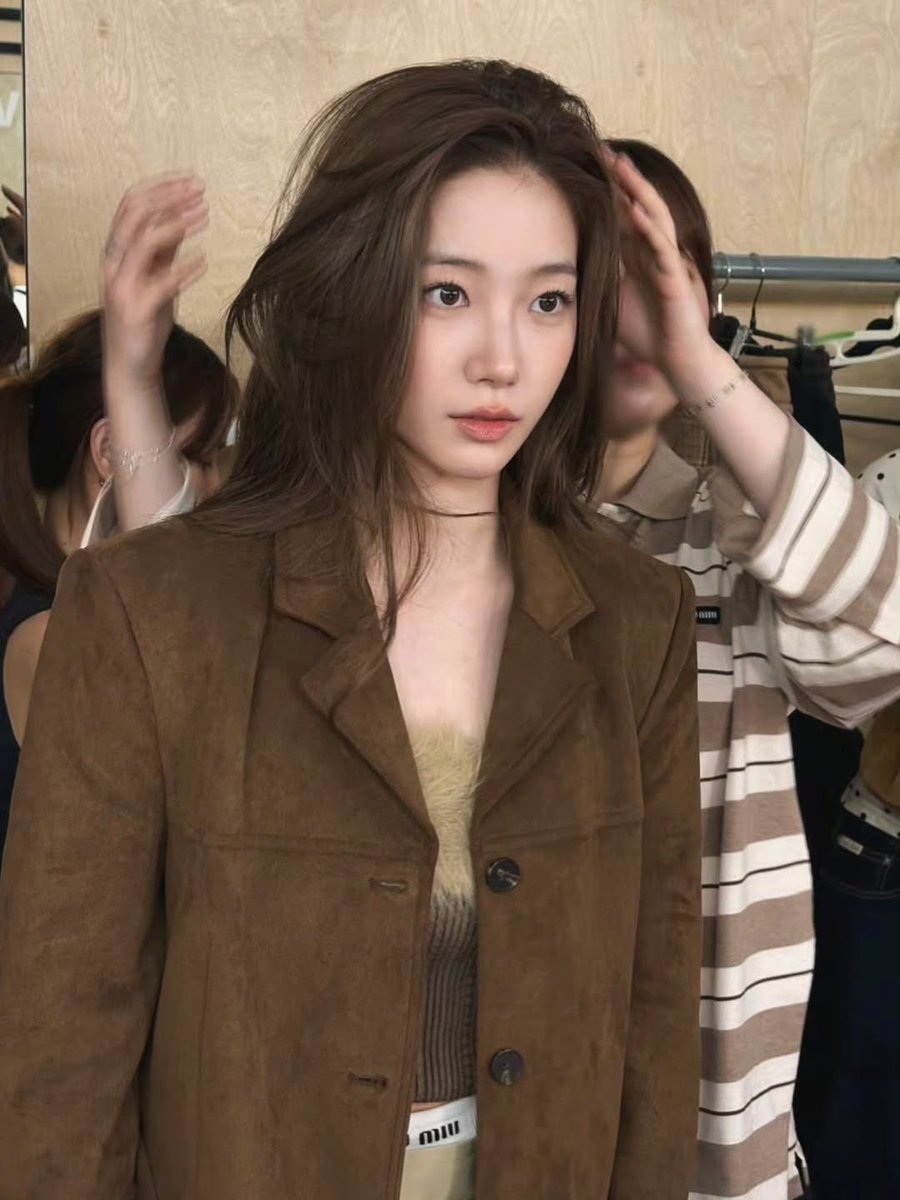 LESSERAFIMBR's tweet image. KAZUHA via Instagram.

“💄🤎”

#LE_SSERAFIM #르세라핌