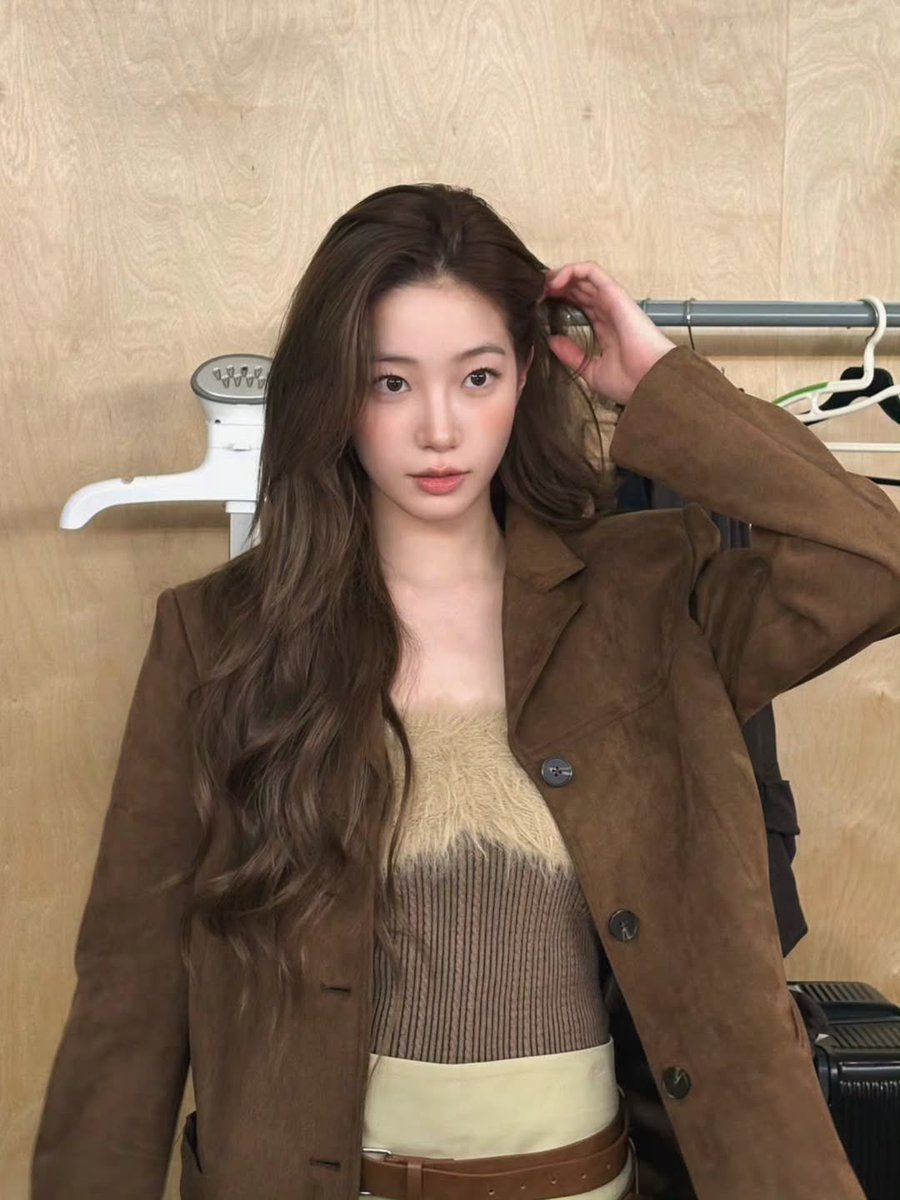 LESSERAFIMBR's tweet image. KAZUHA via Instagram.

“💄🤎”

#LE_SSERAFIM #르세라핌