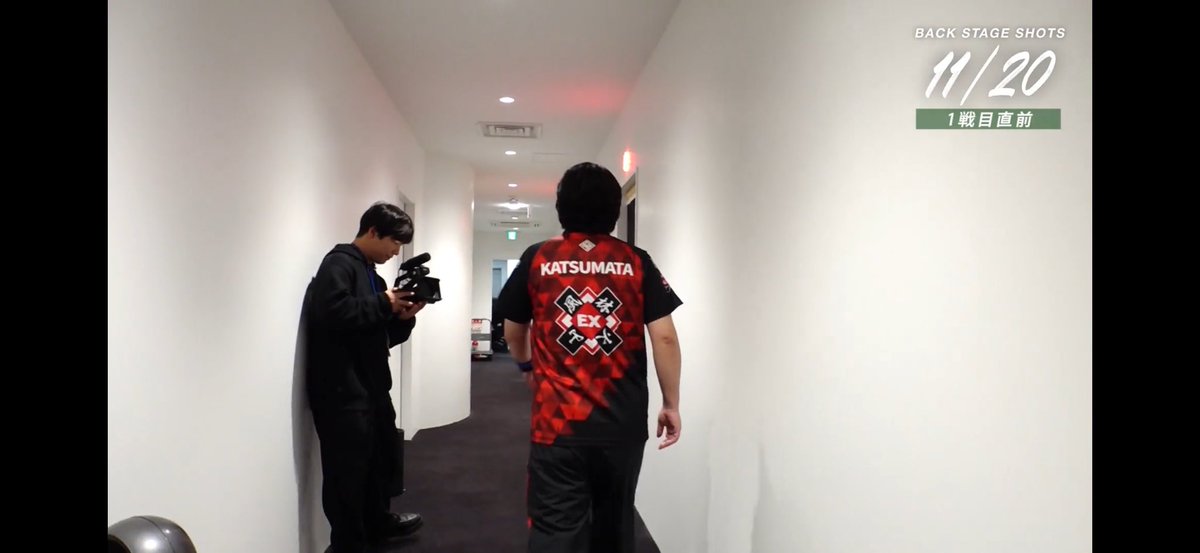 Gen_M_League_'s tweet image. 軍師の出陣🔥

見送る3人は軍師の頼もしき背中へ
いつも通り恒例の風送り🌪️

【今日も2着だな、あれは☺️】

もちろん良い意味で言ってます😅

#Mリーグ
#オフショット
#勝又健志
#二階堂亜樹
#永井孝典
#内川幸太郎