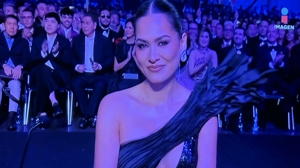 Andrea Meza es parte del jurado en #MissUniverso #MissUniverse 
¡Orgullo Mexicano! 🫰🏼✨