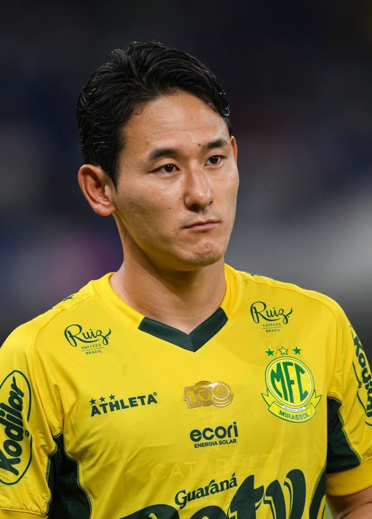 centralnipponfc's tweet photo. Com a classificação do Mirassol para a Libertadores, Chico Kim se torna o primeiro jogador com TRÊS NACIONALIDADES DIFERENTES à disputar a torneio!

Nascido em Cascavel (PR), e filho de pais sul-coreanos, passou a infância no Paraguai. Porém, se mudou para o Brasil em 2007. https://t.co/B4V4j3N3GH