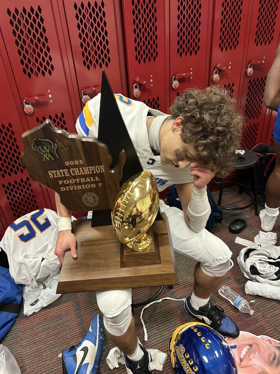 tbaez02's tweet image. Ring me 💍💍
#statechamps
#F4L