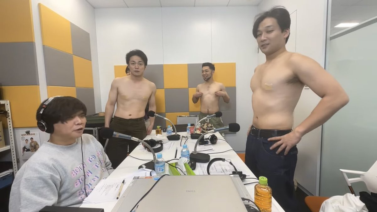 sasakiiil's tweet image. 石川「仁木さん引いてんじゃんw」
仁木「お前ら早く服着ろよ」
それはほんまにそうwwww
 #木曜がっちゃんこ