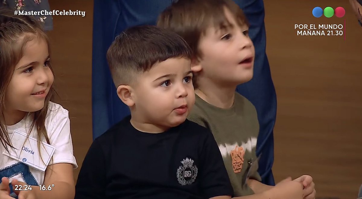 eeemiliano's tweet image. la persona más famosa en ese estudio hoy es él
#MasterChefCelebrity