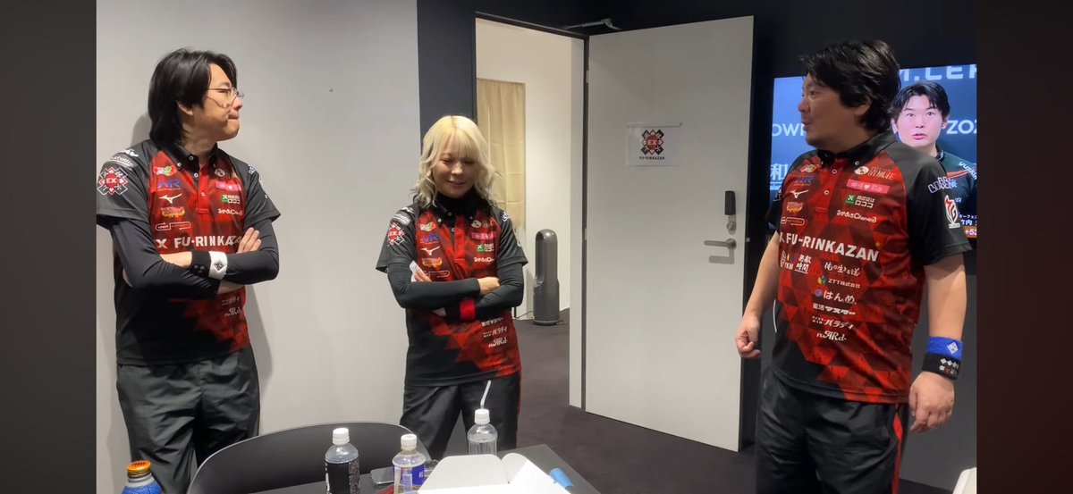 Gen_M_League_'s tweet image. 11/20 🌋オフショット🎥✨

2戦目終了後の控室
亜【押しすぎですかね？🤔】
勝【いや、良いと思うよ🙆】
　【今日は俺のせいだから…】
　【俺が責任持って取り返しますんで🔥】
　【亜樹ちゃんの3着の分まで】

あまりにも頼もしい軍師の言葉❣️

#EX風林火山
#オフショット
#勝又健志
#二階堂亜樹