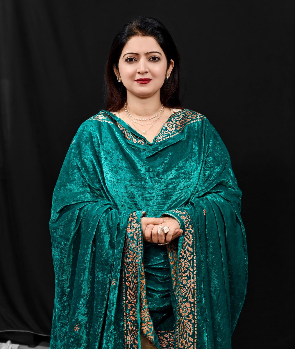 ShabnamMir4's tweet image. “Be Kind To Yourself Coz You’re Still Learning, Still Growing….”🍀🌺 #picoftheday #instagram #facebook #goodmorning #alhamdulillah🌹#GoodMorningX