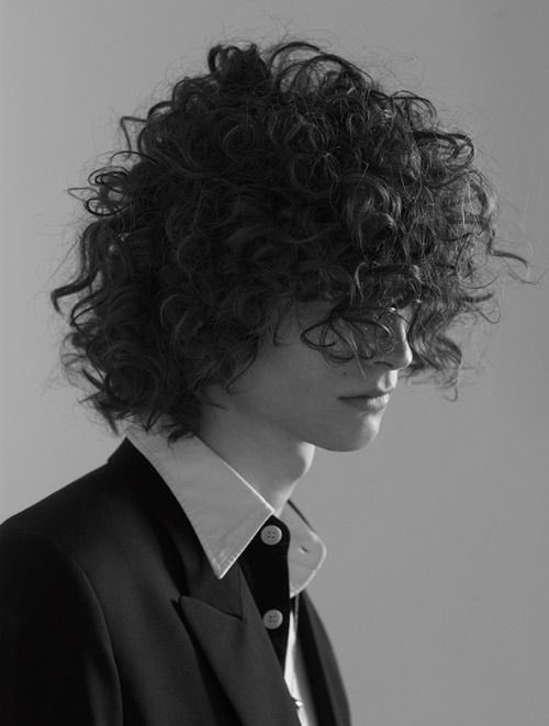 ahmed_al_hamdan's tweet image. أعرف كيّفَ اُجيدُ الرقّص فُوق جحيّمُ الذِكريات 

#احمد