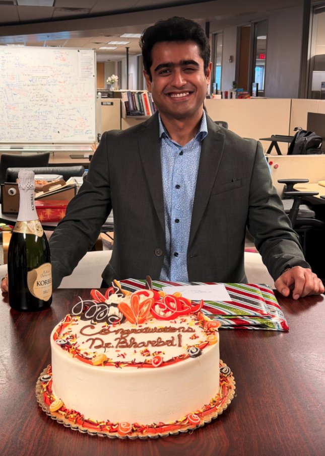 ★Dr.! Siddhant Bhambri, @sbhambr1, 33º PhD Yochanite🥳

 Comitê: @liuhuan @DBertsekas @keviv9

 @SCAI_ASU