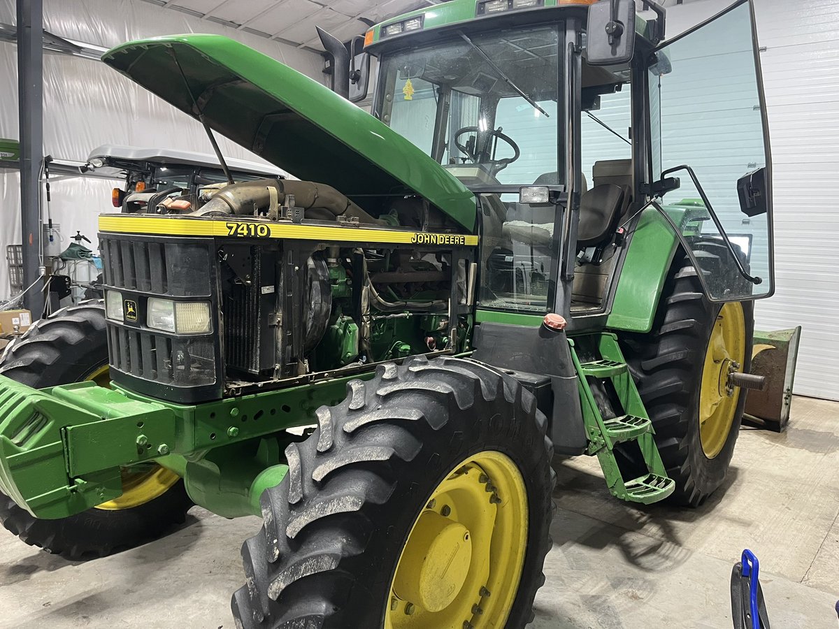 BryanHJVEquip's tweet image. Anyone have front fenders sitting in the corner of a shed to fit a 7410 they are not in need of.