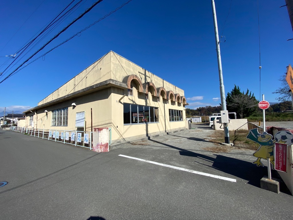 nirasakicity's tweet photo. 【市所有地の公売】ご興味がある方はぜひ総務課契約管財担当 (0551-45-9367)まで！※敷地内の建物は令和8年3月31日までに解体予定です。https://t.co/OVcgW4UmMY　
＃韮崎市 ＃保育園跡地 ＃公売 ＃土地 ＃富士山 ＃八ヶ岳 ＃甲斐駒ヶ岳 ＃コンビニ近く
＃駅近く ＃小学校近く ＃中学校近く https://t.co/yMZ98WPdVW