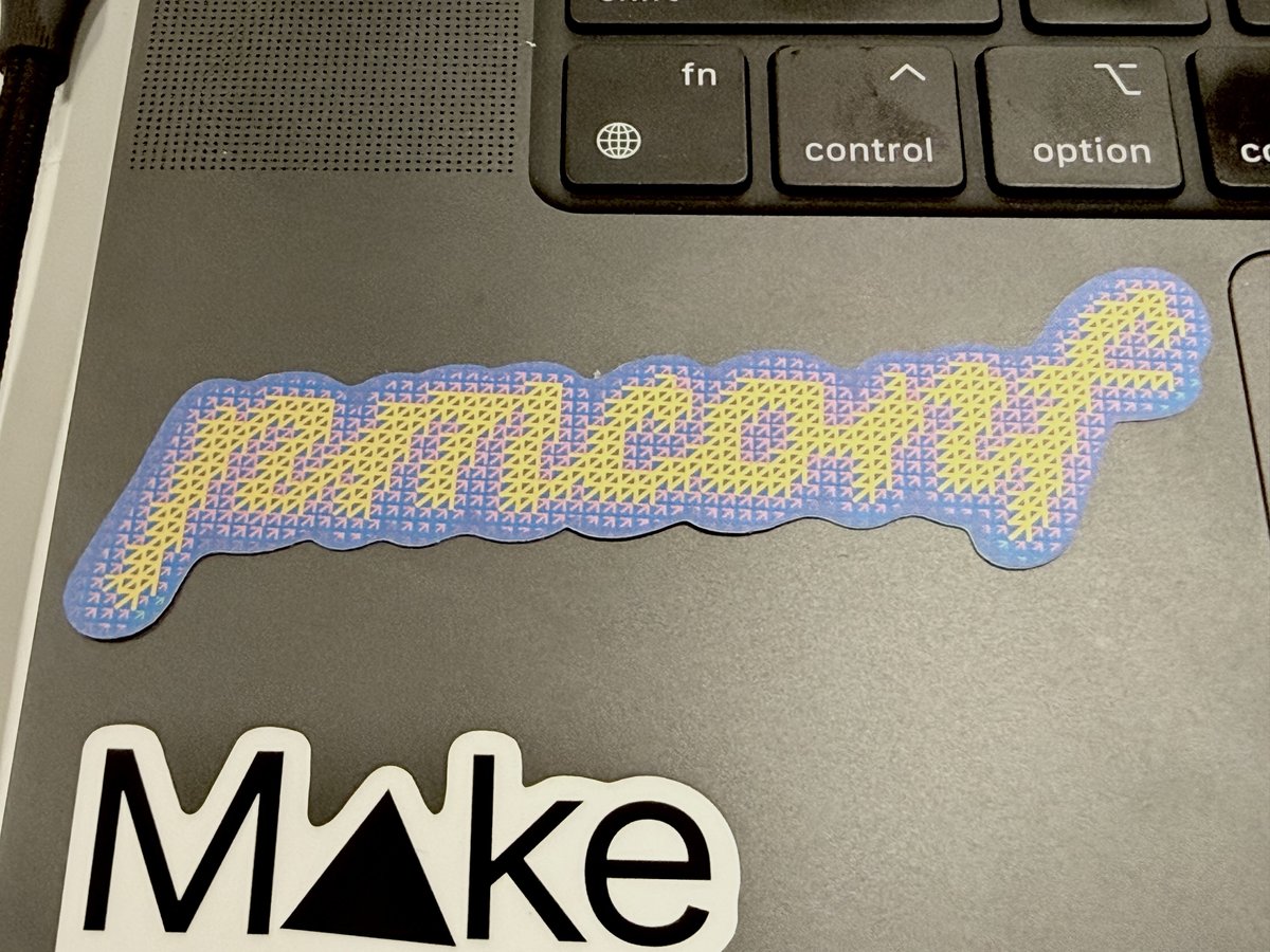 #pmconf 大阪!!! ステッカーかわいい🥹

UPSIDERさん/BASEさんの「AI時代にはプロダクトをAI駆動で作れるから、事業責任者とPdMのスキルの差分が無くなってきている。だからPdMは事業に対する当事者性を高めて成果にコミットしよう」ってほんまそうだなと。結局マインドよな。