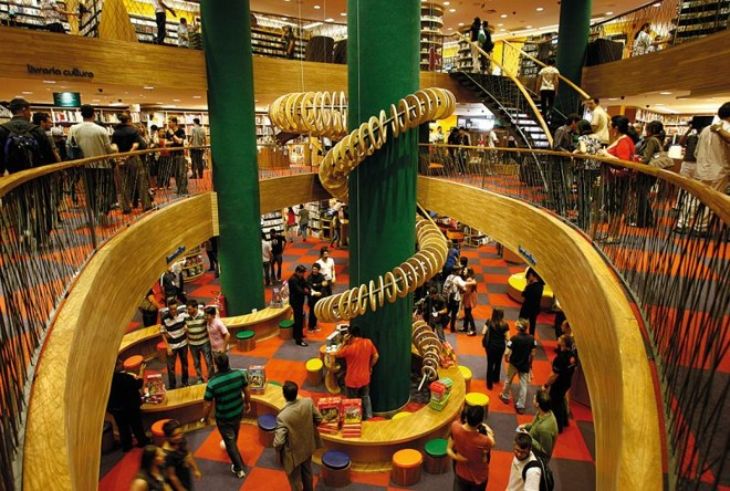 leandrowsad's tweet photo. livraria cultura do shopping curitiba voce sera imortal nos meus versos https://t.co/5OU9q7eFPJ