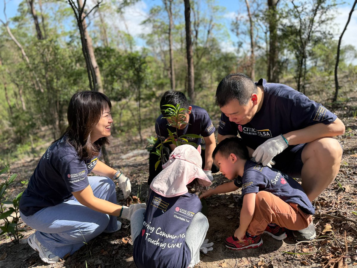 citic_clsa's tweet photo. 🌿 Every seedling grows a greener tomorrow🌱
This month at Tai Lam Country Park, 200+ native seedlings were nurtured by #CSI volunteers, restoring habitat, boosting wildlife like barking deer &amp; cattle, and helping the forest thrive #CSIImpact #CSILife https://t.co/3wxz4DcTxZ