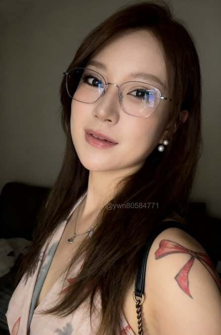 看著我的眼睛👀
 
說：喜歡我
  
立刻馬上