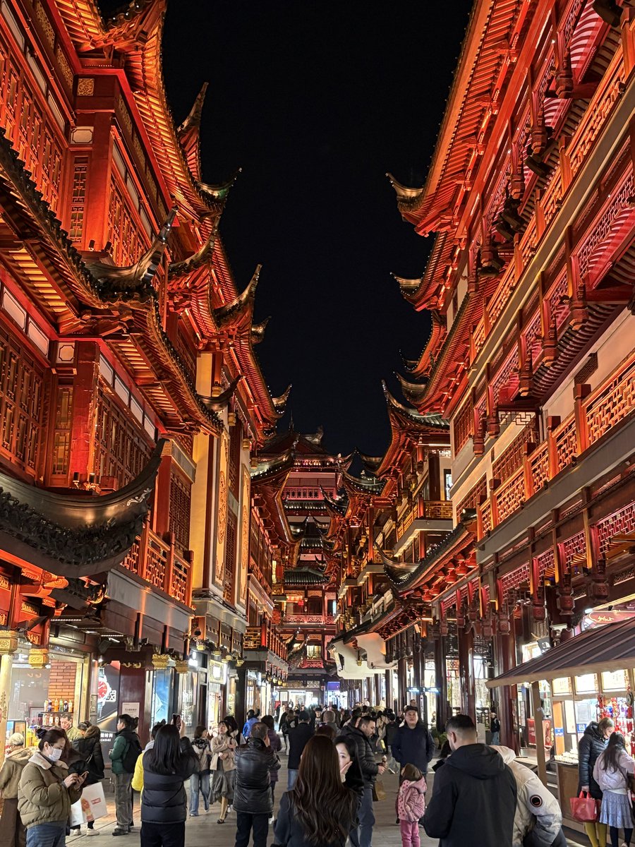 Yuyuan looks unreal at night.