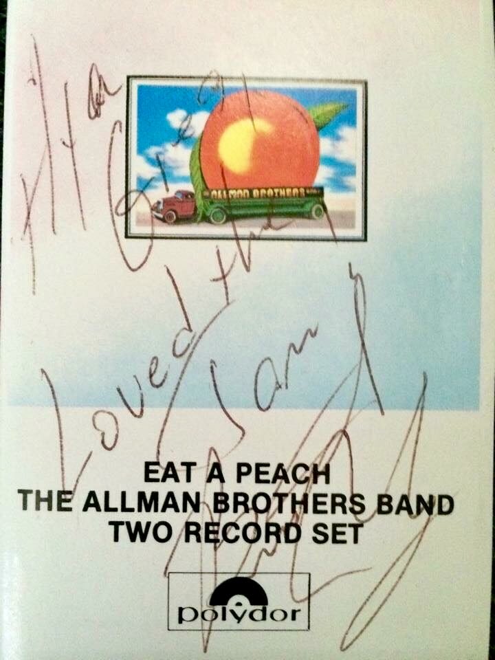 GregDeGug's tweet photo. @allmanbrothers 🙏🎂
Yes and..
From the late great #ButchTrucks of the immortal #ABB
An honor to get to play a set of #DoubleDrums music together.
(Same 4 legendary drummer #BillKruetzmann of the #GratefulDead..)
2 great times 🎊
#Memories & gratitude..
#Slipknot
#MaxCreek
🙏🐾🎵 https://t.co/U3PWZXfXA6