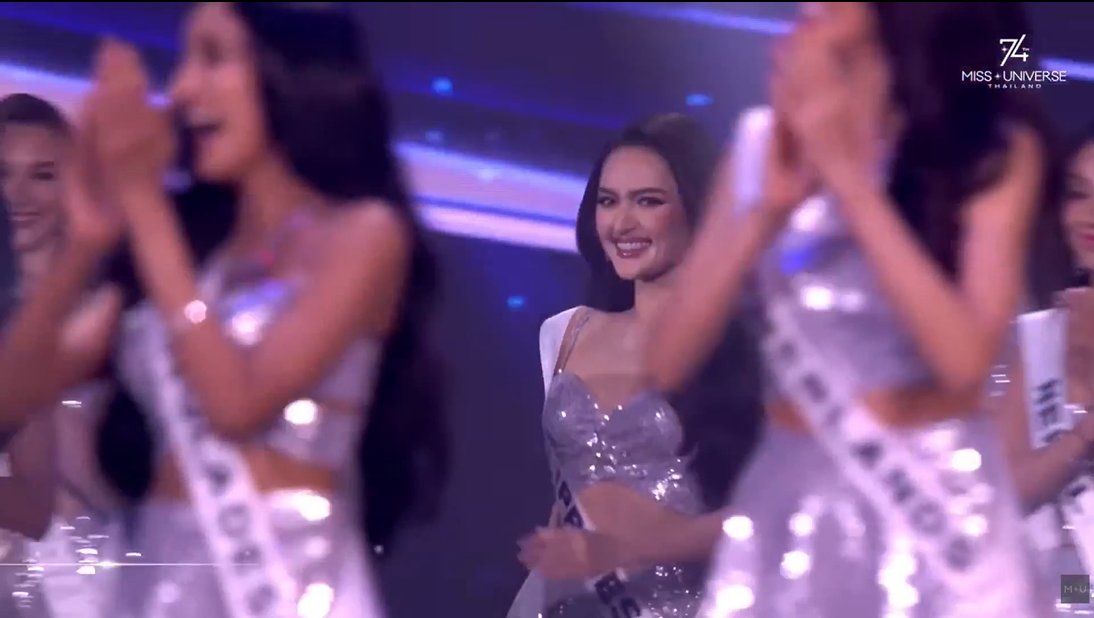 PhilstarNews's tweet photo. PASOK SA TOP 30 🇵🇭

Philippine bet Ahtisa Manalo secures a spot in the Top 30 of the #74thMissUniverse.

LIVE updates here: https://t.co/SPDum7smfK

📷 IWantTFC/Screenshots https://t.co/Zp5ysu6Iy6