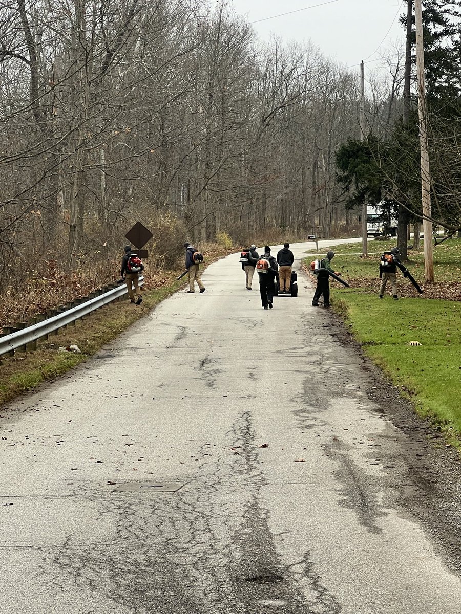kevinkline39's tweet photo. #northernohioequipmentmanagers #NOGCSA #EquipmentManagement @campcheerful donating time, moving leaves today, helping the camp with leaf removal. #givingback https://t.co/B7J7T9PVC2