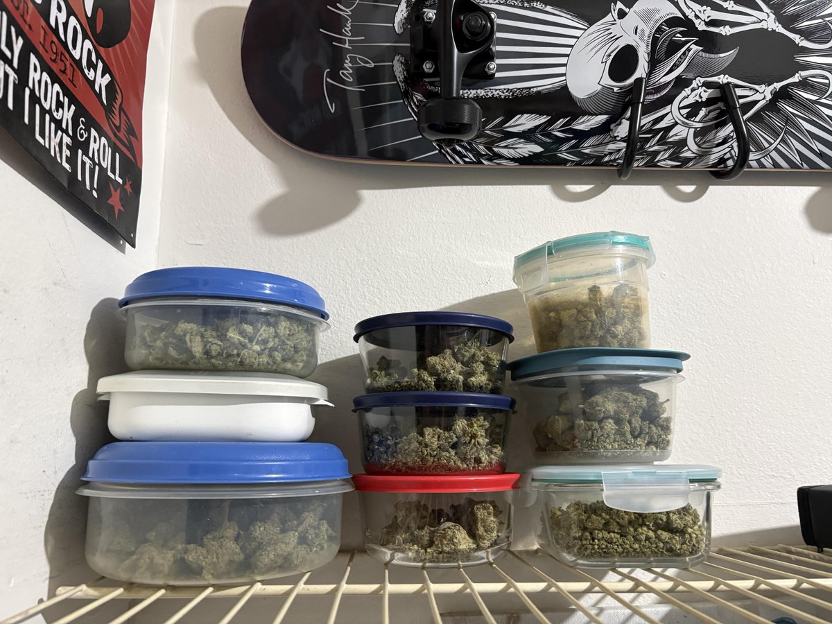 WriteWeed's tweet image. Stock up for the end of the season #WriteWeed #WeedLife #StonerFam #CannabisCommunity