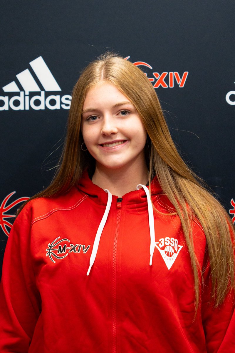 2026 6’0 Layken Callahan <a href="/LaykenCallahan/">Layken Callahan</a> of Providence HS opens up the season with a double double….11pts and 10 rebounds. Layken is a strong tough wing that will have a big HS season. #Repthe14
<a href="/3SSBGCircuit/">3Stripes Select Basketball Girls Circuit</a> 
<a href="/PGHByron/">Byron Xerxes Livsey</a> 
<a href="/MMBR_CoachGBell/">Major Movez Basketball Review #MMBR</a> 
<a href="/MHS_Girls_/">Midwest Hoops Spotlight</a>