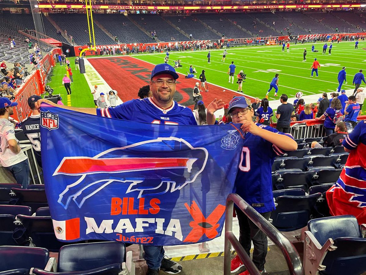 ErickGarMez's tweet photo. #Foximpactonfl saludos desde el NRG #billsmafiajuarez https://t.co/r9E9Fixyg6