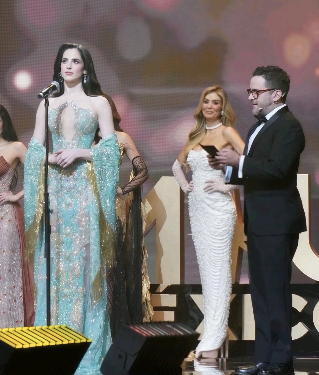 evilstea's tweet photo. No importa si esta noche no gana Fatima Bosch en el #MissUniverse, ella ya se ganó a todo México. 🕯✨️ https://t.co/LDEfNuXQfm