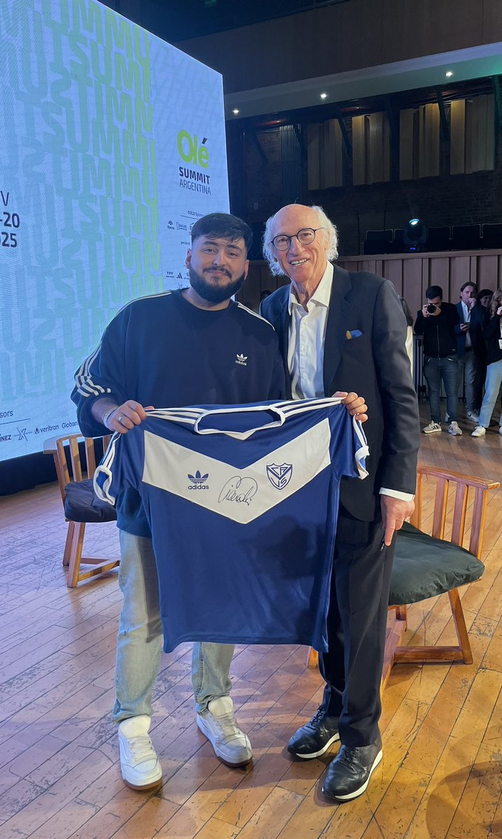 La foto de mi vida. Con el Virrey de Liniers. Un fortinero de pura cepa. Con el hacedor de un Vélez gigante. Te amo hasta el final de nuestras vidas, Carlos Bianchi.