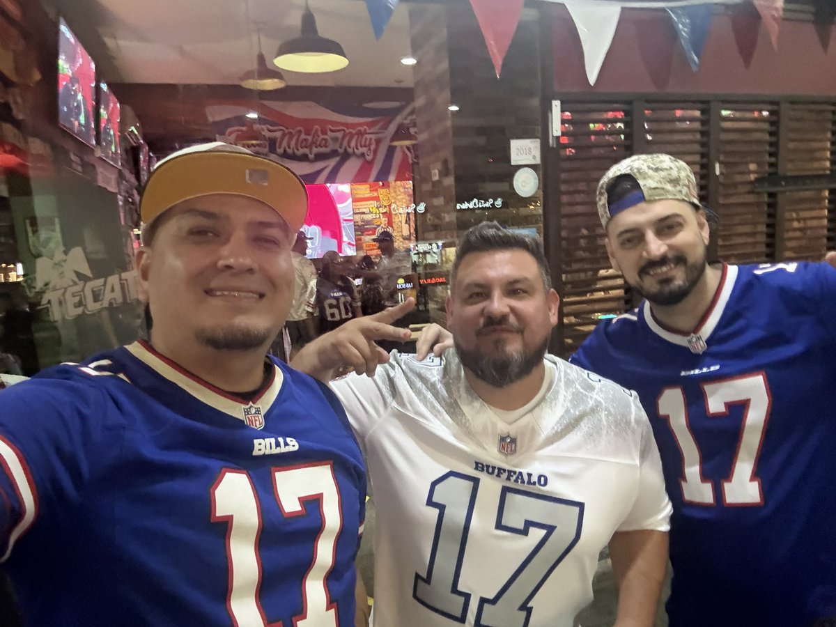 KarnalSanchez's tweet photo. @FOXImpactoNFL Saludos a la Bills Mafia Mty https://t.co/7h5kJWaSb9