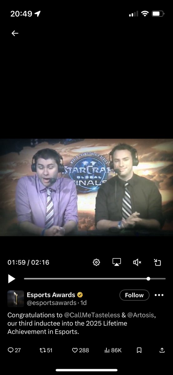 RunningFridge's tweet photo. @CallMeTasteless Love the award video showing you and your brother for a second lmao. Congrats to you and Artosis! Well deserved award! https://t.co/CrH92IK0dQ