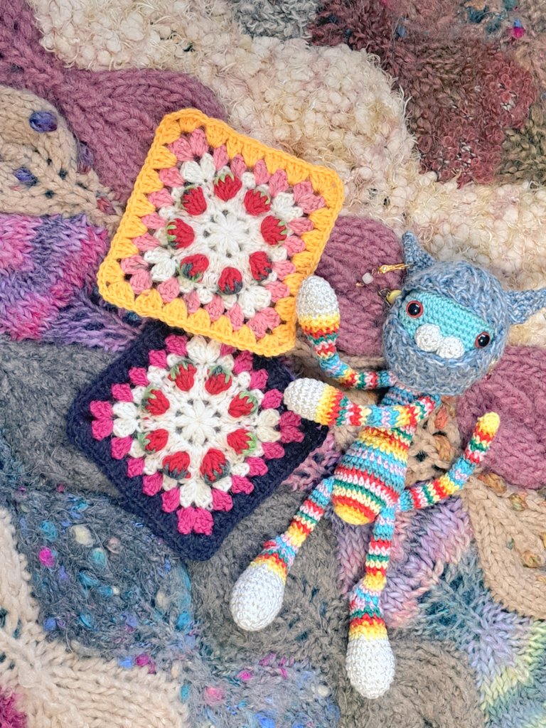 netarou_amuamu's tweet image. #Ravelry
#GrannySquareMe さんより
今日はいちご🍓ちゃん(◍ ´꒳` ◍)b