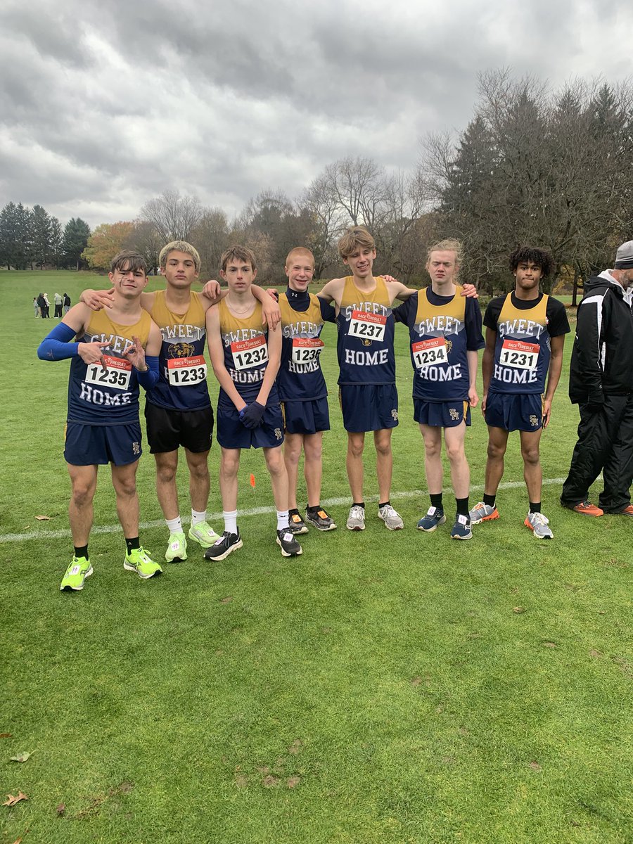 CcSweethomehs's tweet photo. End of season award winners 🏃‍♂️ 🏃‍♀️

MVP’s:
Jordan Fraunhofer &amp; Kylie Martin 

Most Improved:
Morgan Anastasia &amp; Fafa Dzakuma

ROY:
Lukas Monroe (7th grade)  &amp; Jamie Mistoupolus 

We appreciate all of our runners who all made tremendous progress! 
#wnu

@SHCSDAthletics https://t.co/cKf5bsOumv