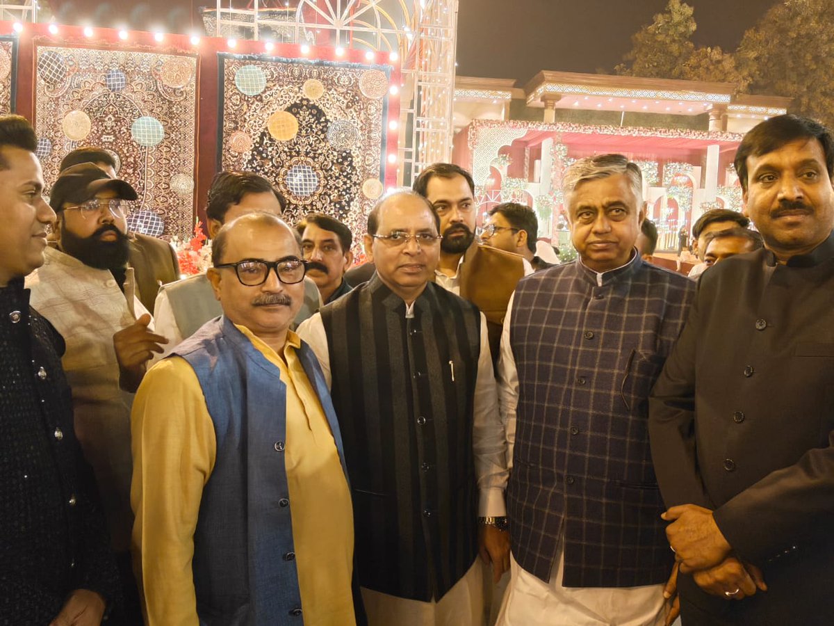 MlcSuresh's tweet image. आज पश्चिमी उत्तर प्रदेश क्षेत्रीय अध्यक्ष मा० श्री सत्येंद्र सिसौदिया जी के सुपुत्र के लगन-सगाई समारोह में शामिल हुआ।। 

नवयुगल को हार्दिक बधाई एवं उज्ज्वल भविष्य की अनंत शुभकामनाएँ।
#Himanshusharmaward75 
Satendra Shishodia