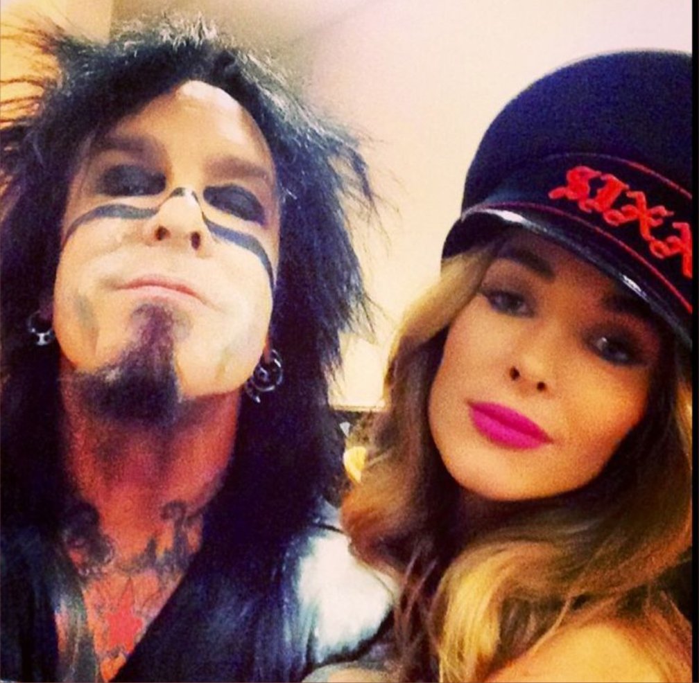 RuthlesWitz's tweet photo. “In the house of lovers, the music never stops, the walls are made of songs and the floor dances. Where words fail, music speaks.” — Rumi 
#nikkisixx @NikkiSixx #how2girl @how2girl #beautifulcouple #inspired #RelationshipGoals #blinddateclub 
✌️❤️🤘 https://t.co/fTCfxZIzH7