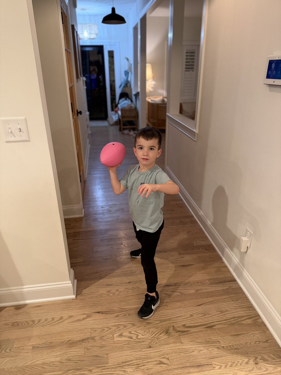 THughes_12's tweet photo. Kid is obsessed. This is a top tier football @KurtBenkert‼️#TheDimeLab https://t.co/QqdYFgYYZ4
