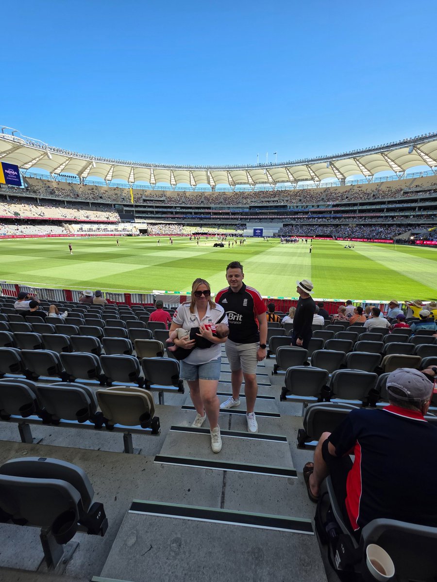 Robin Evans tweet media