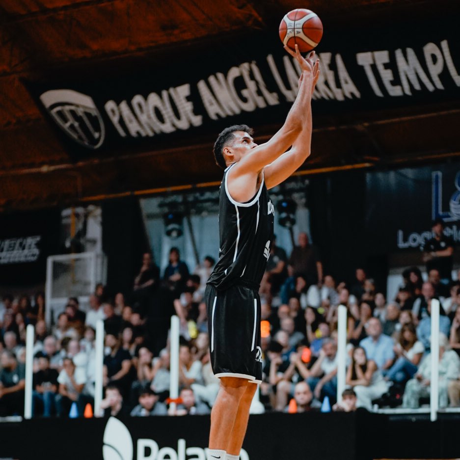 basquet_pfc's tweet image. Final del 3️⃣ cuarto

#Pico 71-50 Centenario

#DalePico ⚫️⚪️⚫️
#LaLigaArgentina