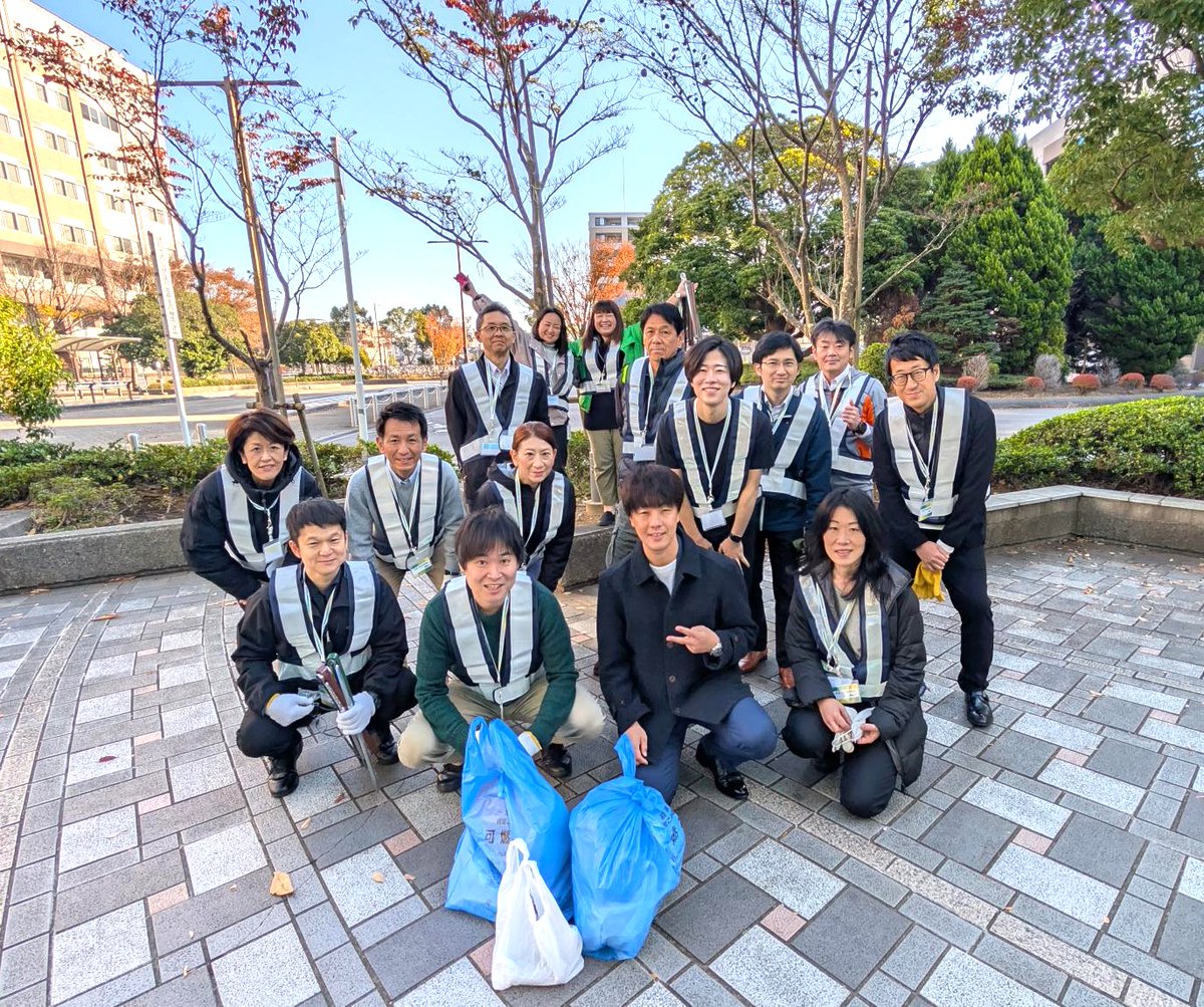 springjapan0801's tweet image. ／
#朝の清掃活動 🧹
＼
今日もいつもより少し早起きして #社長の浅見 と清掃活動をしてきました🍁身体あったまるね～☺なんて話ながら #紅葉 の中での #朝活 は、街もキレイになり地元の皆さんとのあいさつでの交流もあり、続けていて嬉しいことのひとつです👍…