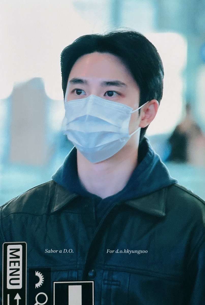 kyungjasooo's tweet photo. This kyungsoo airport look wasn't in my bingo cards today! Boy, when did you dress beyond a basic white shirt and bottoms? 🥵 https://t.co/1uZIUI7NGL