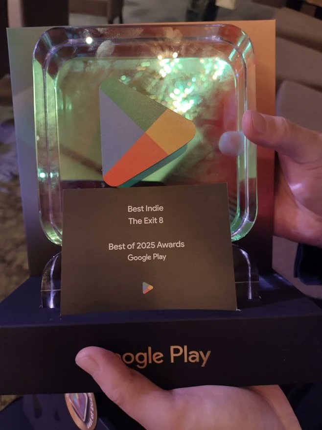 Google Play ベスト オブ 2025のインディー部門におきまして、『８番出口』が大賞に輝き、トロフィーを受け取ってきました。プレイしてくださった皆様、関係者の皆様、感謝申し上げます。そしてKOTAKE CREATE様、おめでとうございます！