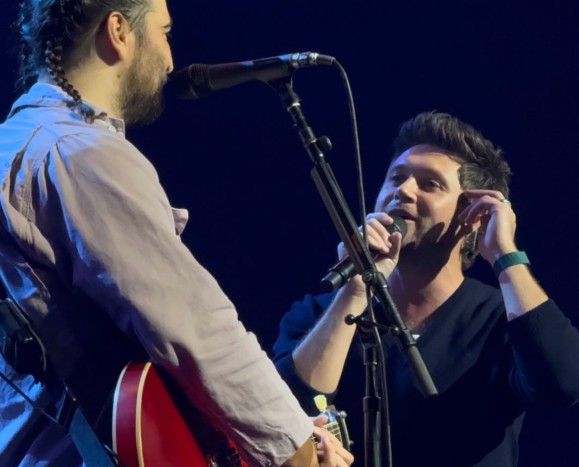 louisunshinerry's tweet image. WHAT A TIME TO BE ALIVE