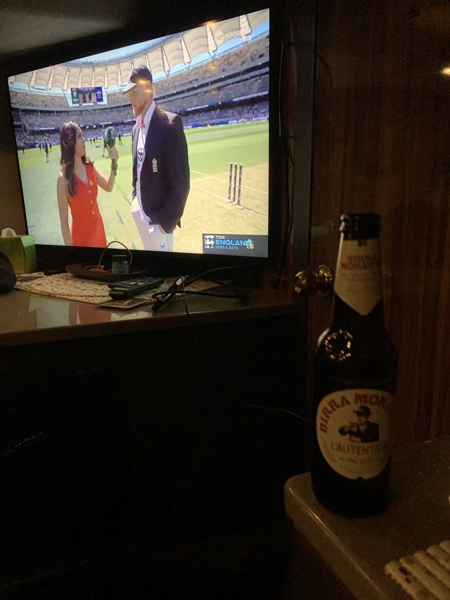 rajkotkeith's tweet image. Front lounge tour bus Test cricket 🙏