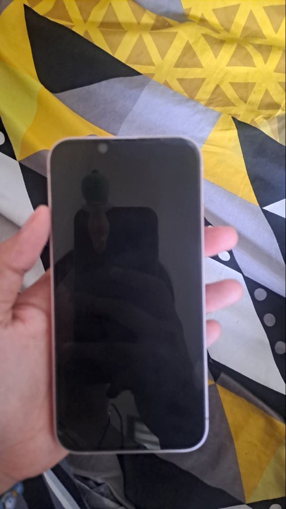 bloos8m's tweet photo. WTS want to sell iphone 13 pink 128GB (loc Jakbar)

- ex ibox
- BH 77%
- mulus no minus, pemakaian cewe
- tombol semua msi berfungsi &amp; battery ori
- belum pernah service sama sekali
- box dan charger ori masi ada
- free tempered glass baru

💰6,8 (negotiable)

detail condition dm https://t.co/zSv53BzkOl