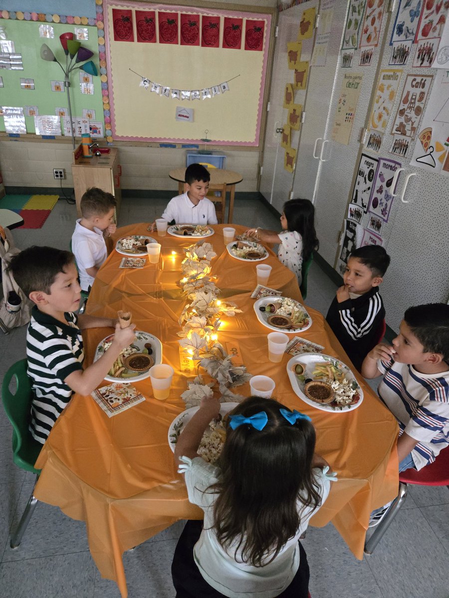 Puenteg1's tweet photo. We had a great time during our Frindsgiving. We are thankful for our families and friends.
@prekpasadena #FisherES https://t.co/Ilzlq3x1k7