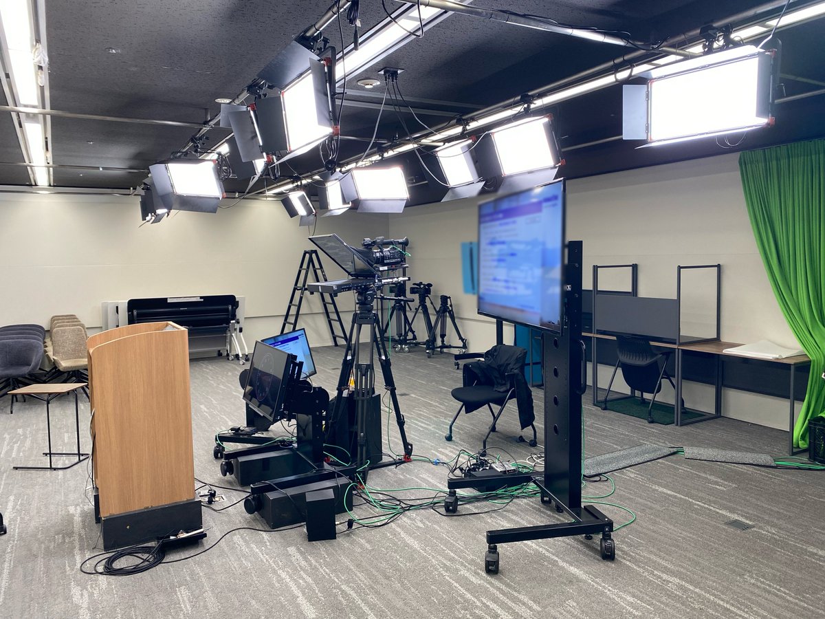 PLAYSTUDIO_Info's tweet image. コマツ教習所株式会社様のe-ラーニング動画制作にてAスタをご利用いただきました。今回は第1回目の収録。撮影や音声収録、プロンプター運用など、制作がスムーズに進むようサポートさせていただきました。引き続きしっかりとサポートしてまいります。#コマツ教習所株式会社×#PLAYSTUDIO