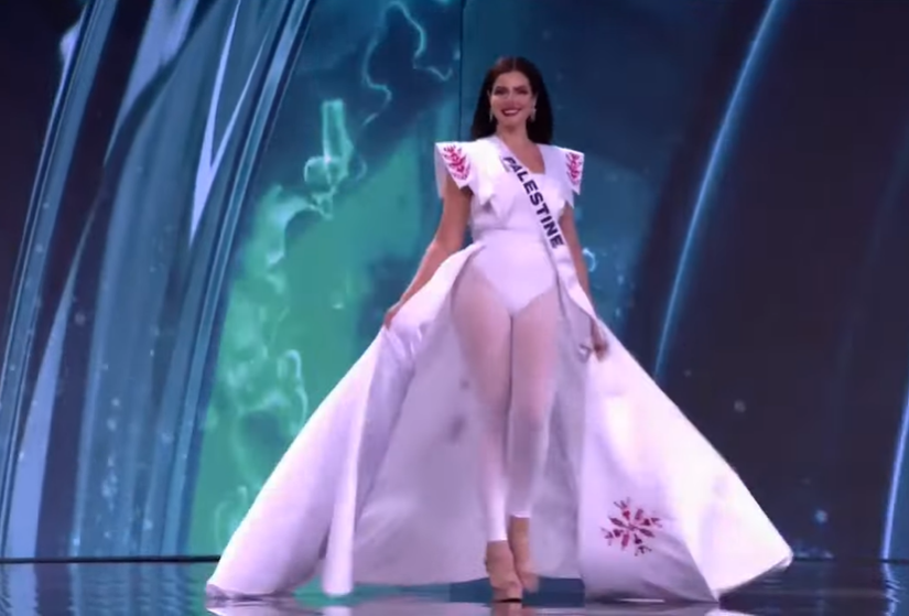 ElFinanciero_Mx's tweet photo. 🌟🇵🇸 Histórico debut para Palestina en Miss Universe 2025
En su primera participación en el certamen, Nadeen Ayoub deslumbró en la pasarela de traje de baño con un diseño modesto y estilizado, adaptado a sus creencias y tradiciones

https://t.co/g9ss14ekiV

📸 redes sociales https://t.co/ZaoN9o01SQ